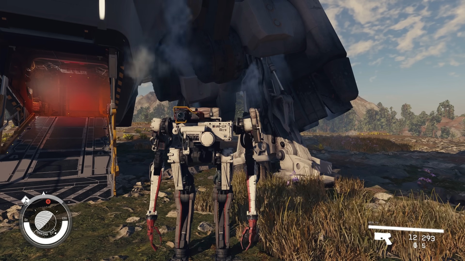 Robotkompanjongen Vasco står ved siden av et skip i Starfield.