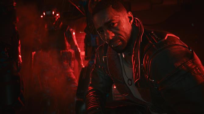 Idris Elba nei panni di Solomon Reed in Cyberpunk 2077: Phantom Liberty su uno sfondo scuro