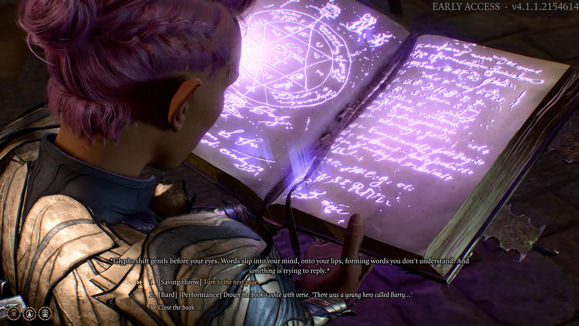Un gnome lit un livre de magie dans Baldur's Gate 3.