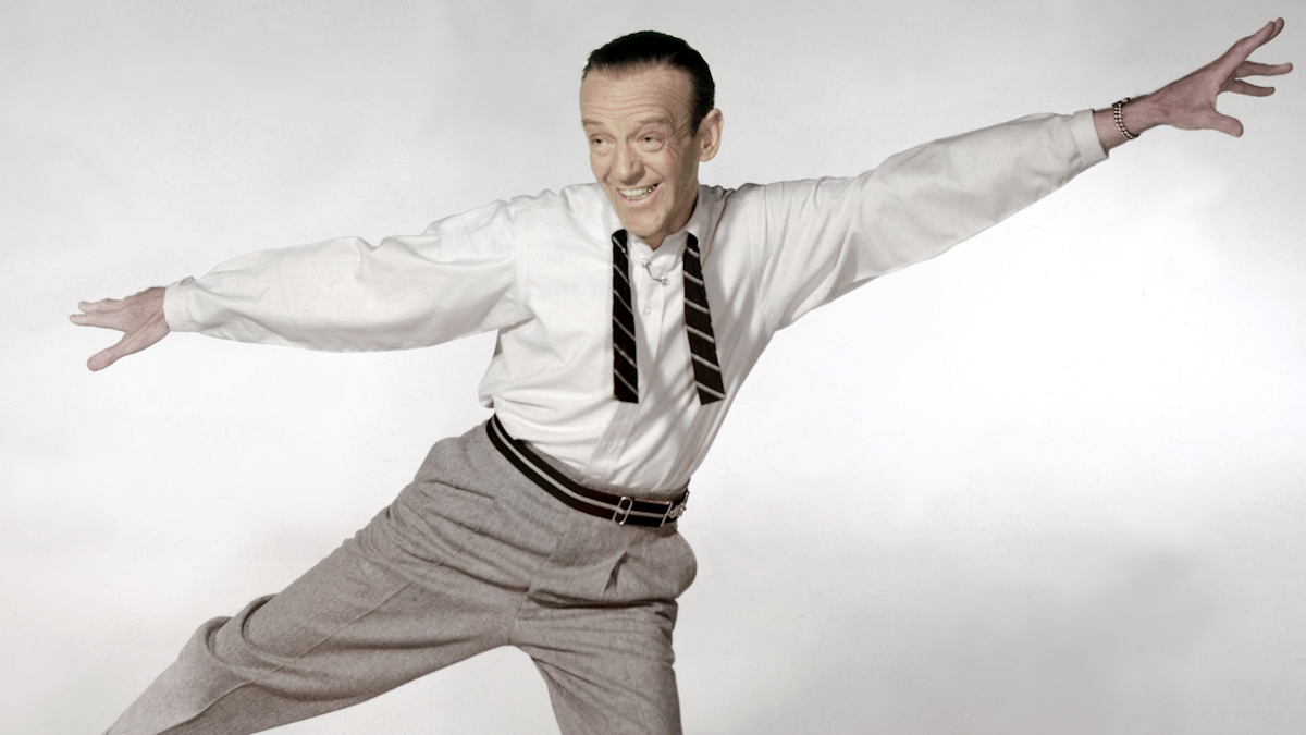 Fred Astaire baila en un fotograma publicitario de Daddy Long Legs
