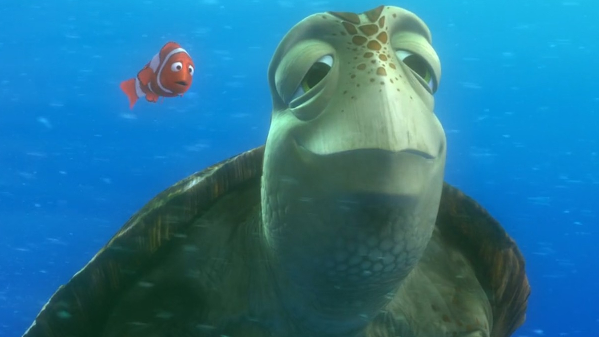 Crush sourit avec Marlin dans Finding Nemo