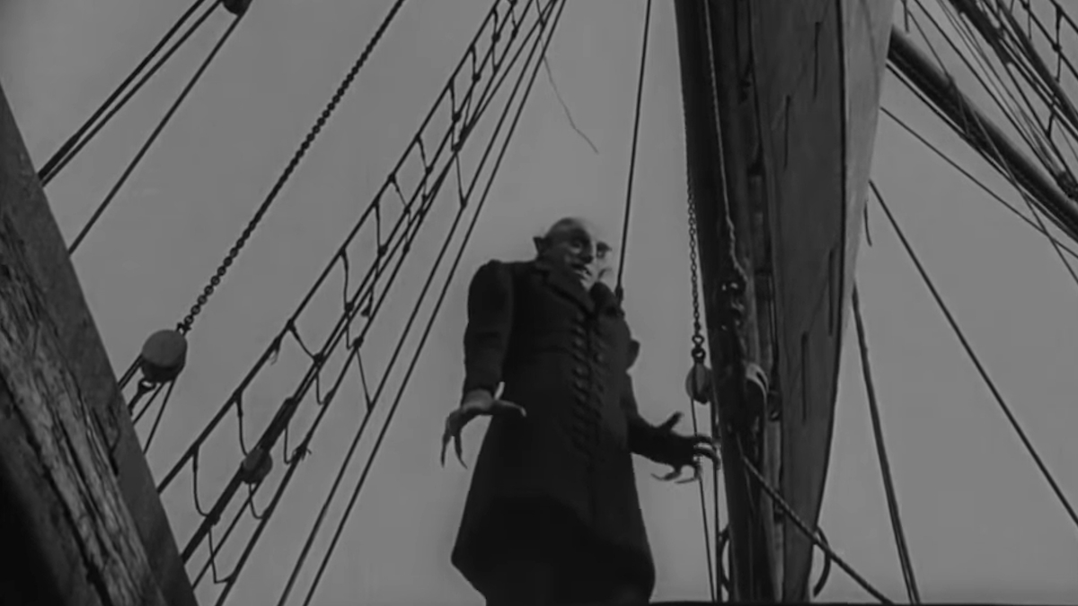 Hrabě Orlak se prochází po lodi ve filmu Nosferatu
