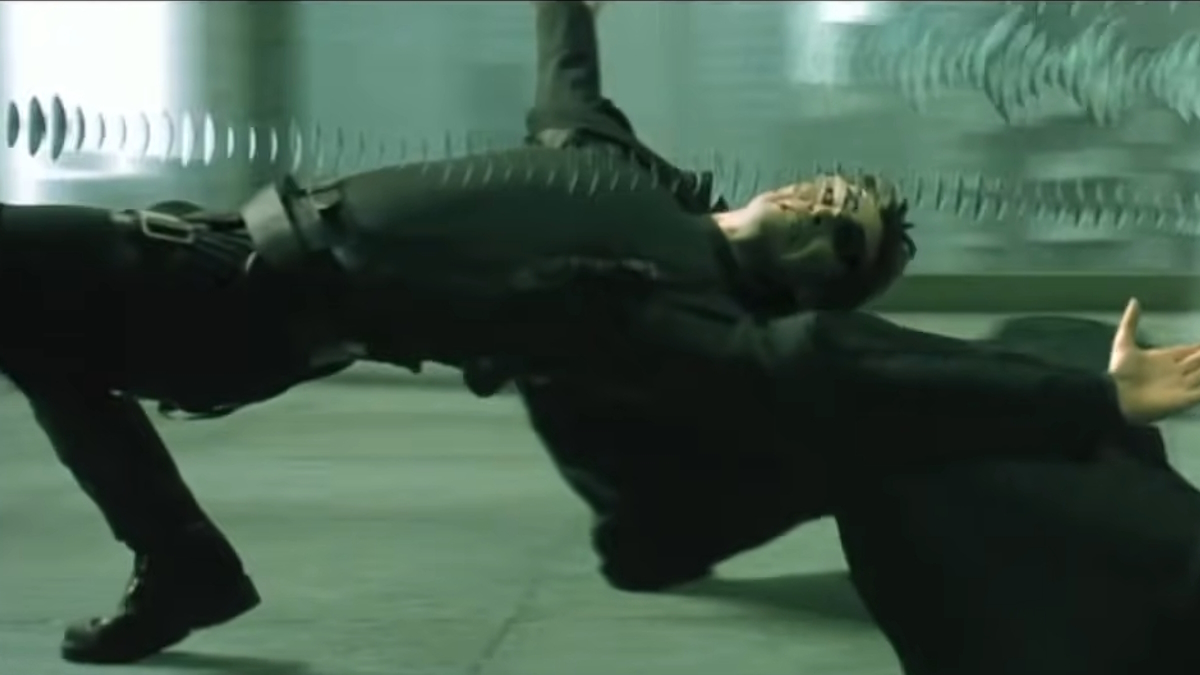 Neo weicht in The Matrix den Kugeln aus