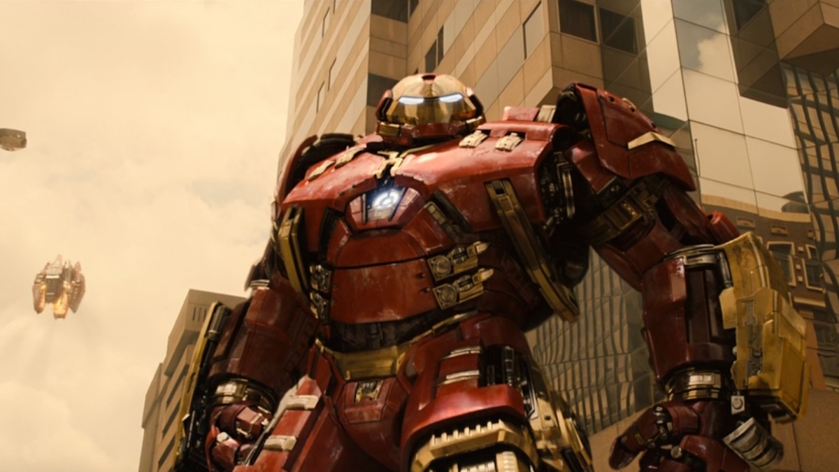 Iron Man používá Hulkbuster ve filmu Avengers: Infinity War