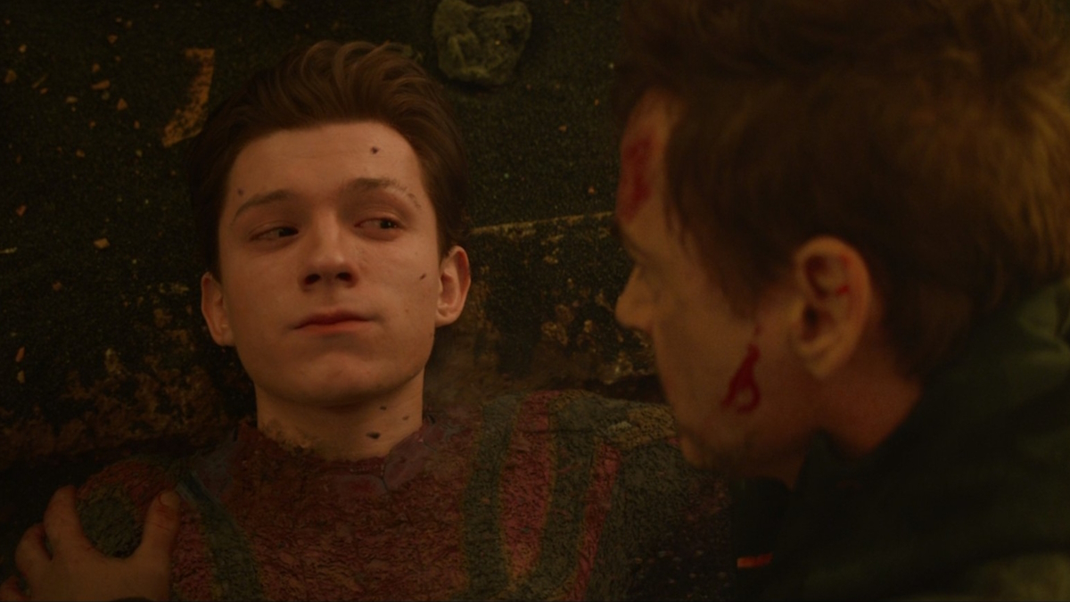 يتلاشى Spider-Man إلى الغبار على كوكب أجنبي في Avengers: Infinity War