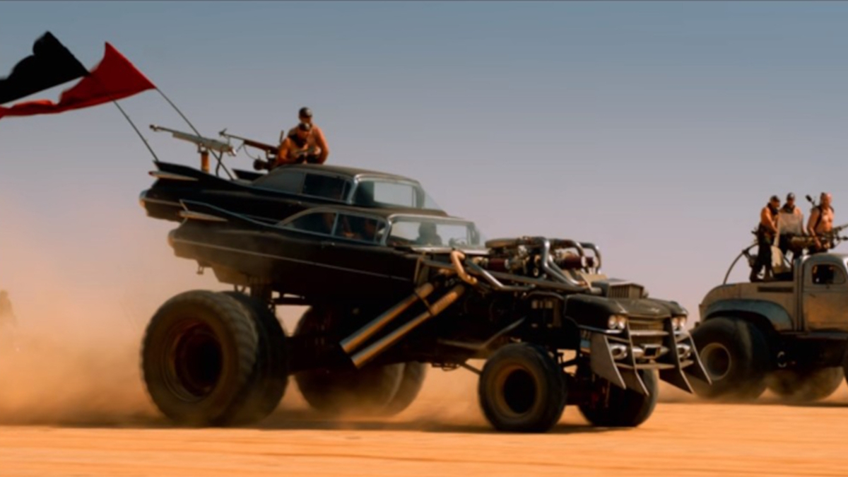 Gigahorse pronásleduje Furiosa ve filmu Mad Max Fury Road