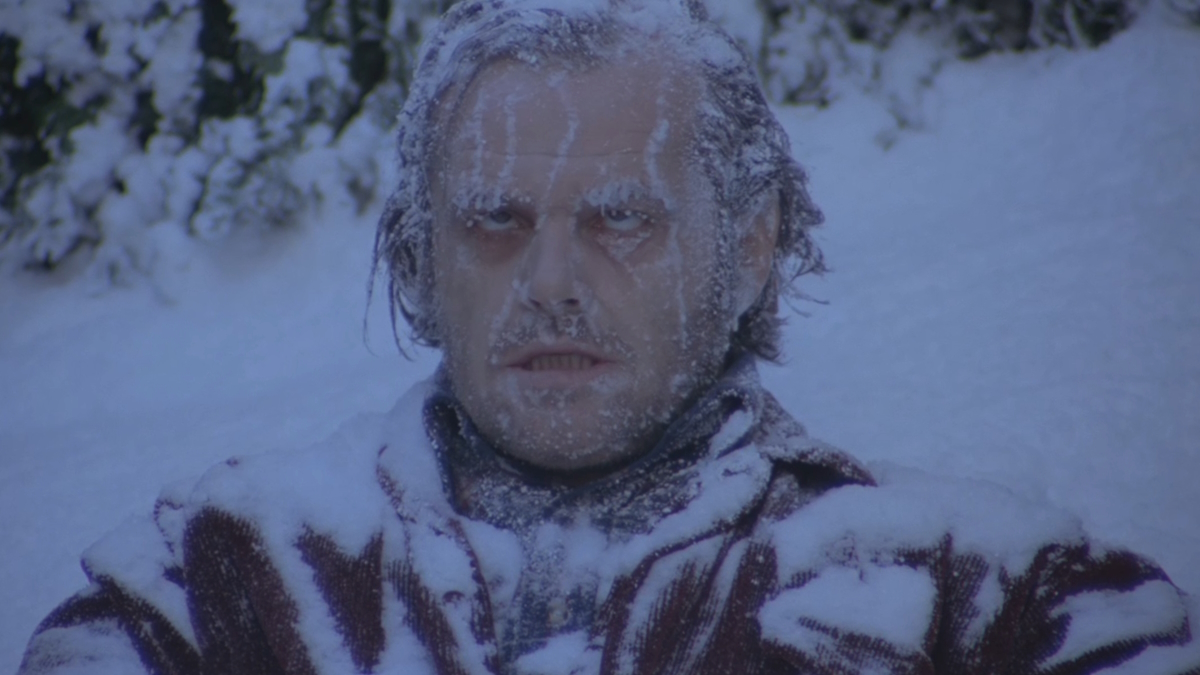 Jack Nicholson sitzt am Ende von The Shining wie eingefroren da