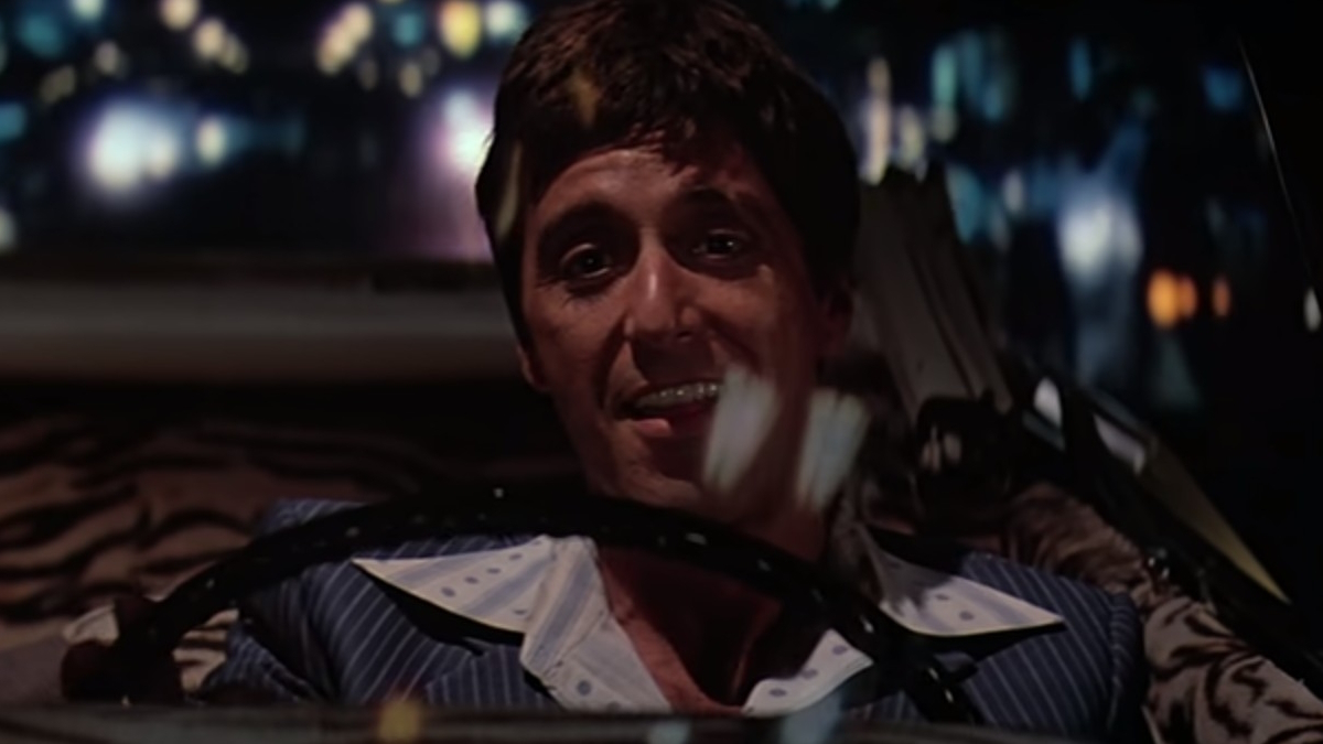 Tony Montana kjører cabrioleten sin
