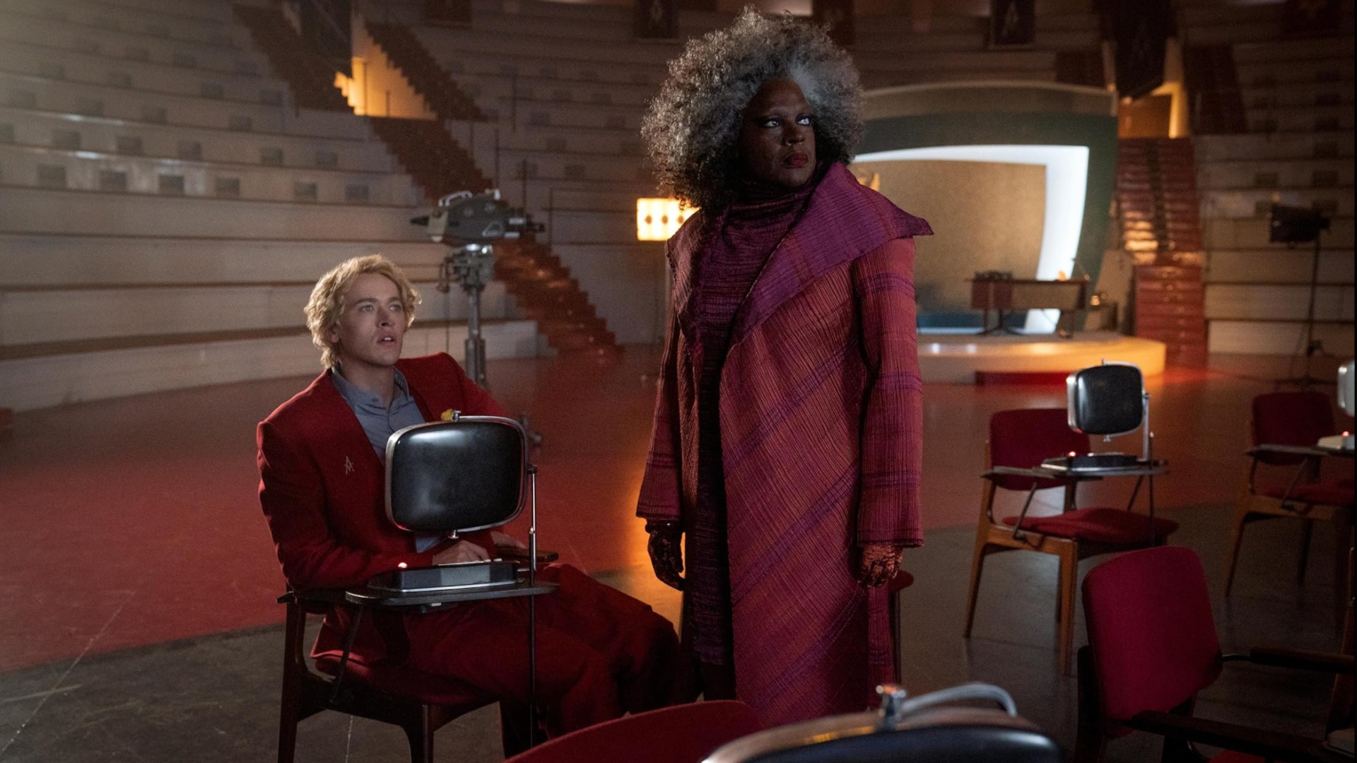 Tom Blyth en Viola Davis in The Hunger Games: The Ballad of Songbirds and Snakes