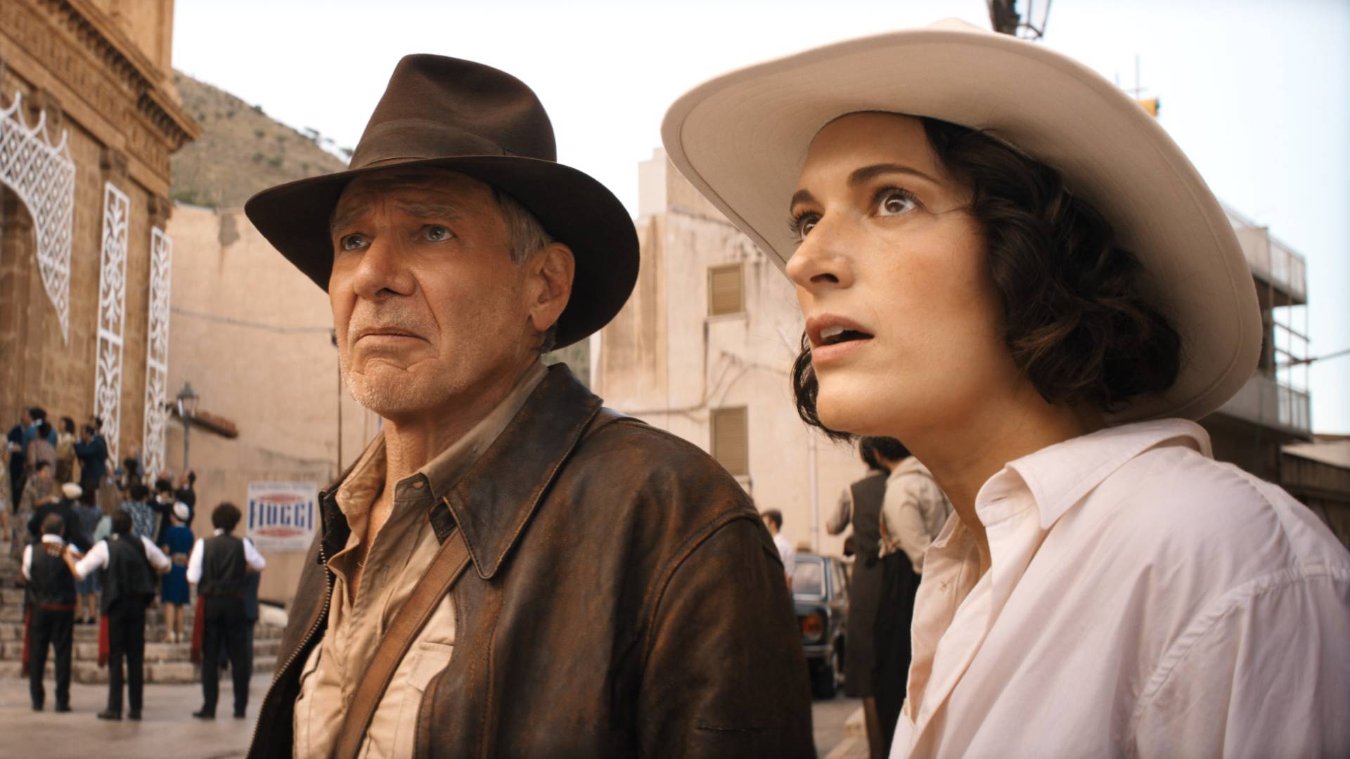 Harrison Ford e Phoebe Waller-Bridge em Indiana Jones e o Destino
