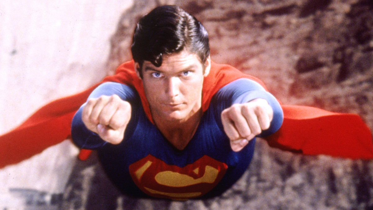 O Super-Homem levanta voo em Superman