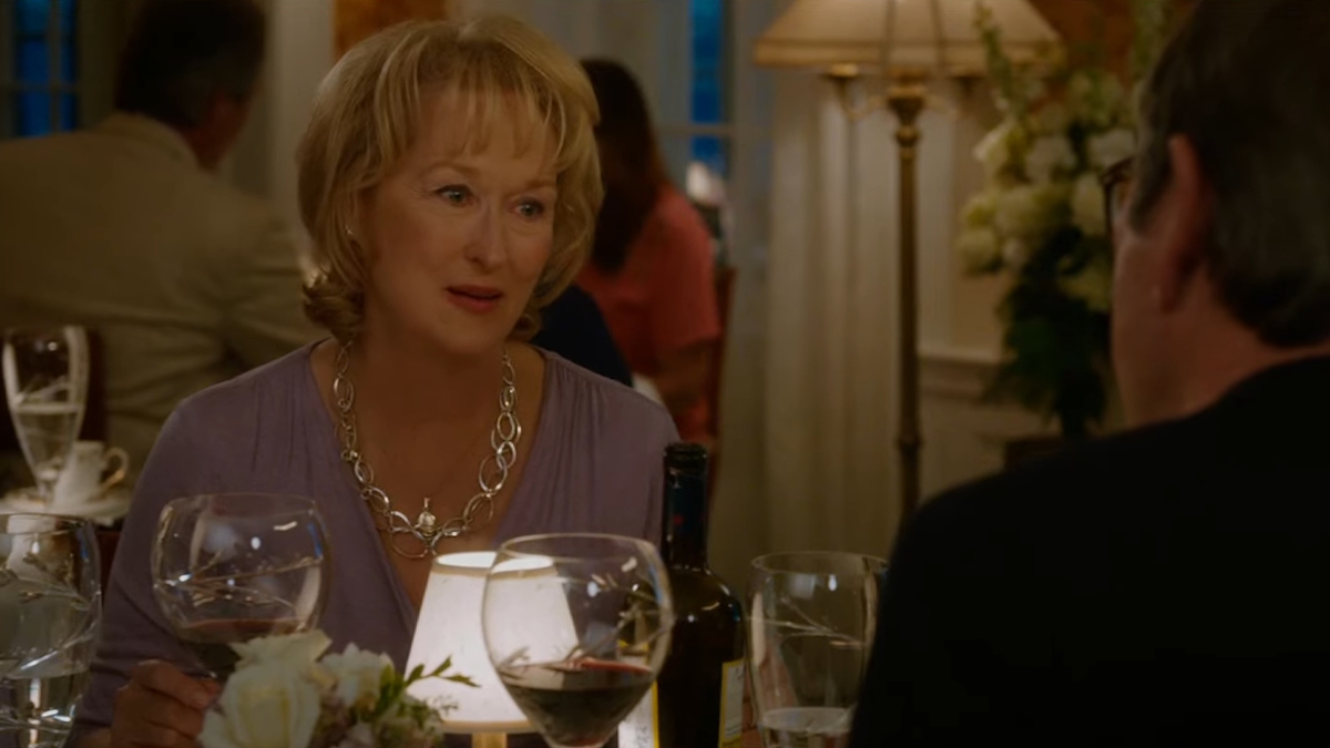 Meryl Streep num jantar à luz das velas no filme Hope Springs