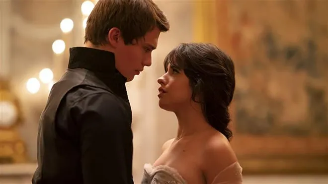 Cinderella-Rezensionen nennen den Amazon-Film „gutmütig“, aber „es fehlt es an feministischen Referenzen“.