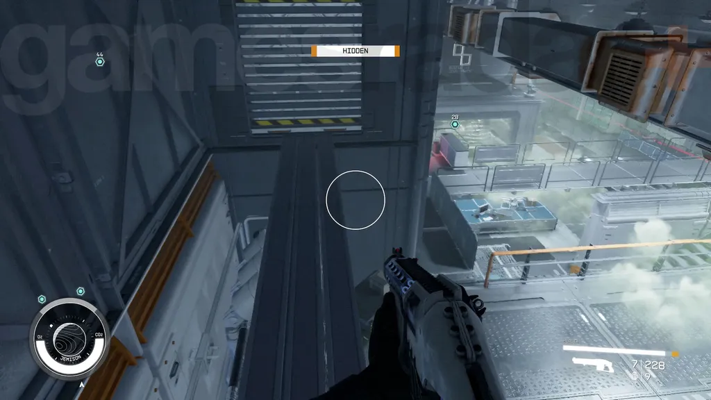 Infiltrerer FoU-avdelingen under Starfield-sabotasjeoppdraget.