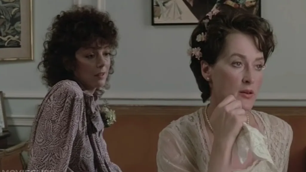 Meryl Streep a második esküvői ruhájában ül a szobájában a Heartburn című filmben