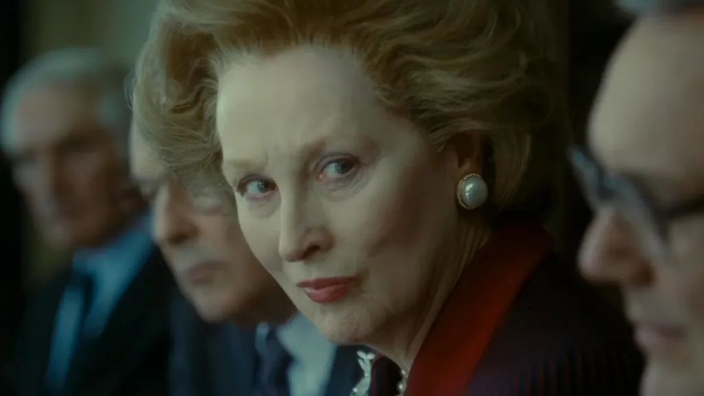 Meryl Streep, mint Margaret Thatcher, részt vesz egy sorsdöntő kabinetülésen A Vaslady című filmben