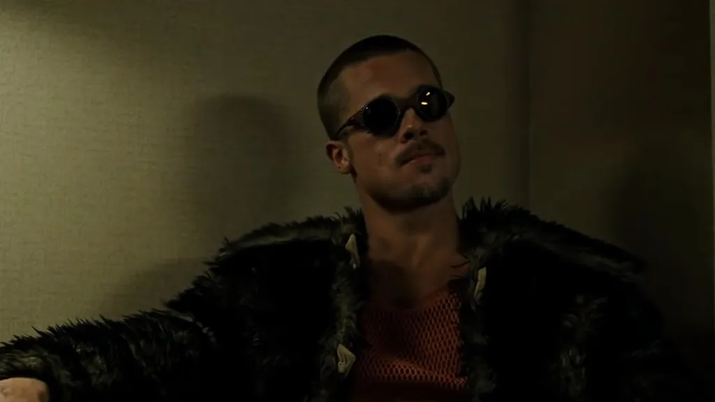 Tyler Durden Dövüş Kulübü&rsquo;nde Anlatıcı&rsquo;ya gerçek doğasını açıklar