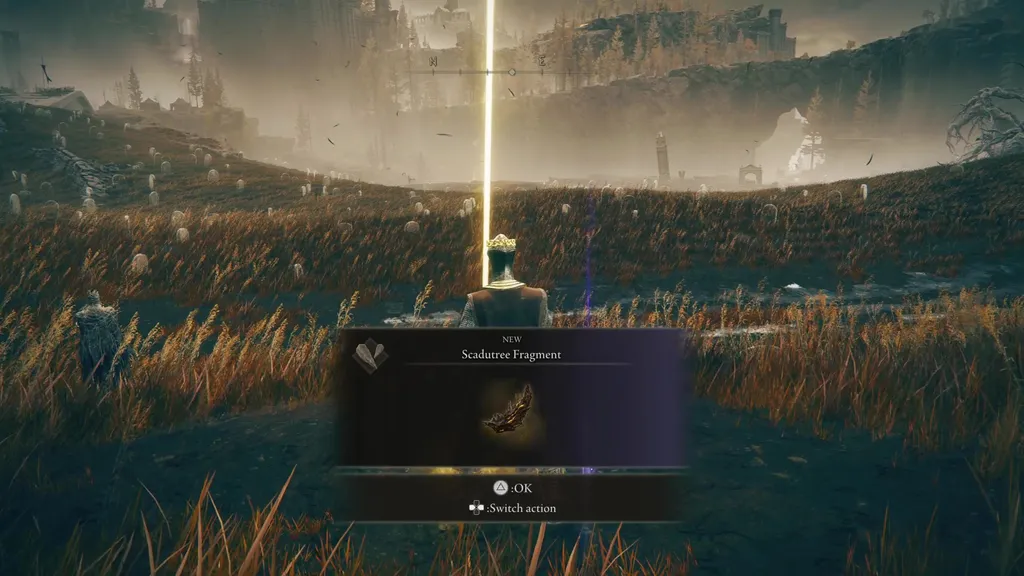 En spiller finner et Scadutree-fragment ved foten av et av Miquellas kors i Shadow of the Erdtree