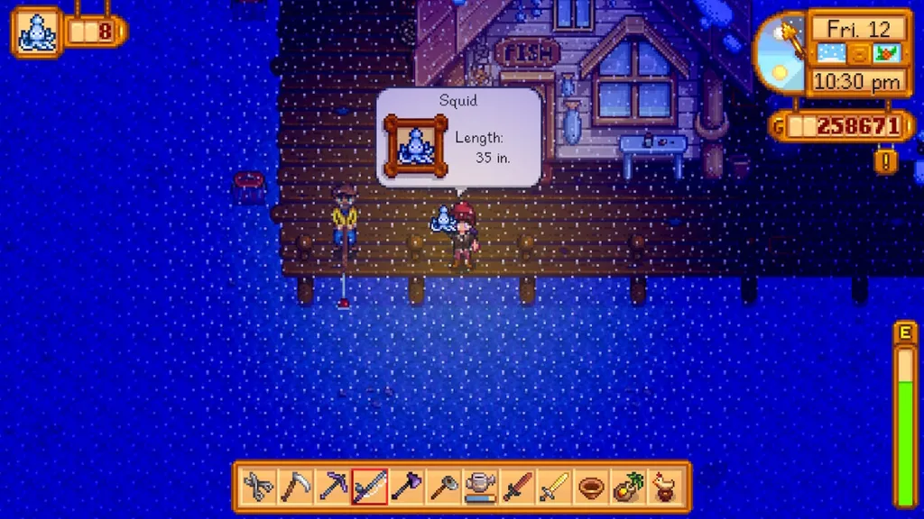 Скриншот Stardew Valley: фермер ловит кальмара во время снегопада на фестивале SquidFest